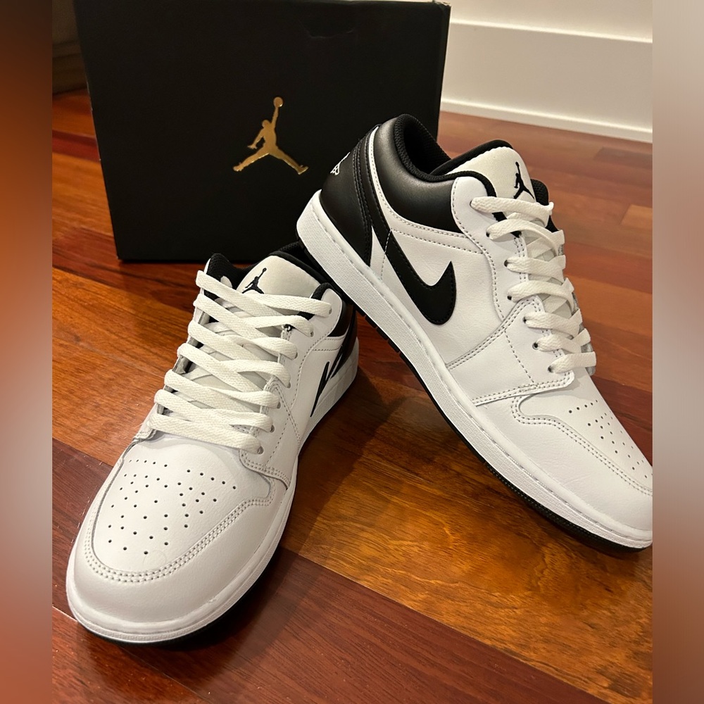 Air Jordan 1 Low - NEVER WORN